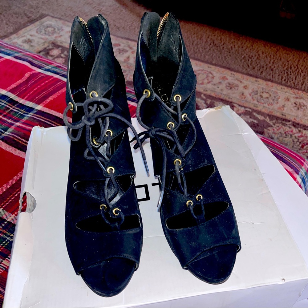 Heel sandal. Suede size 11